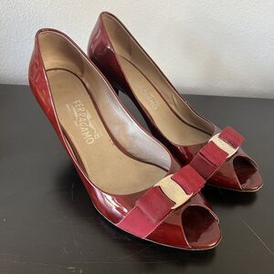 Salvatore Ferragamo Women’s Patent Leather Ribbon Peep Toe Pumps Size 10.5 Red
